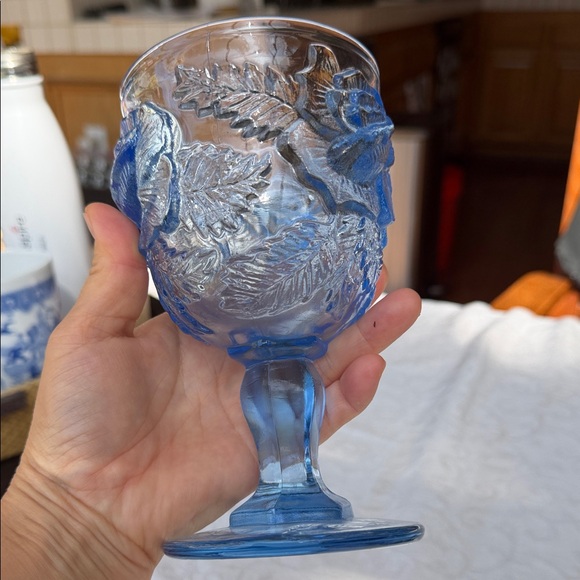 Fenton Blue Pressed Glass Rose Pattern Goblet from Madonna Inn 9oz 6.5” - Picture 4 of 4